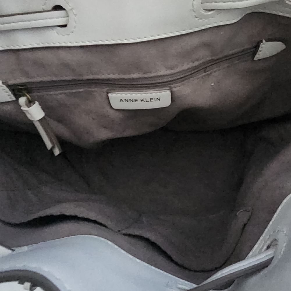Purse - Picture 2 of 3